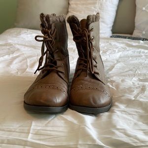 combat boots